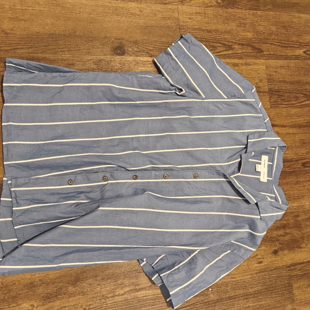 Old Navy short sleeve button down